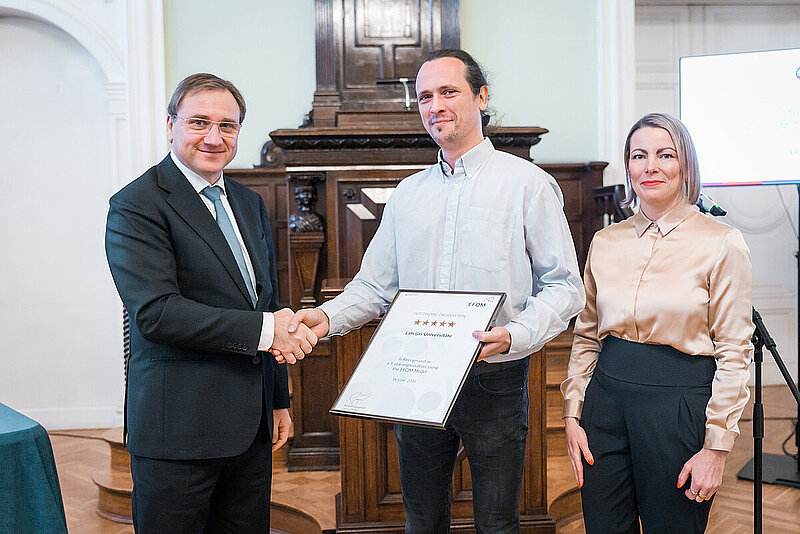 Latvijas Universitāte saņem starptautiskās izcilības standarta EFQM kvalitātes sertifikātu