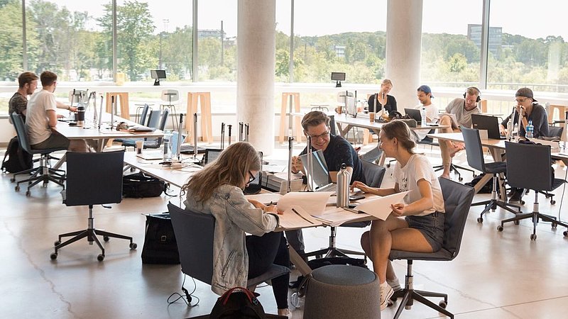 Neapstājies pie sasniegtā - turpini studijas maģistrantūrā!