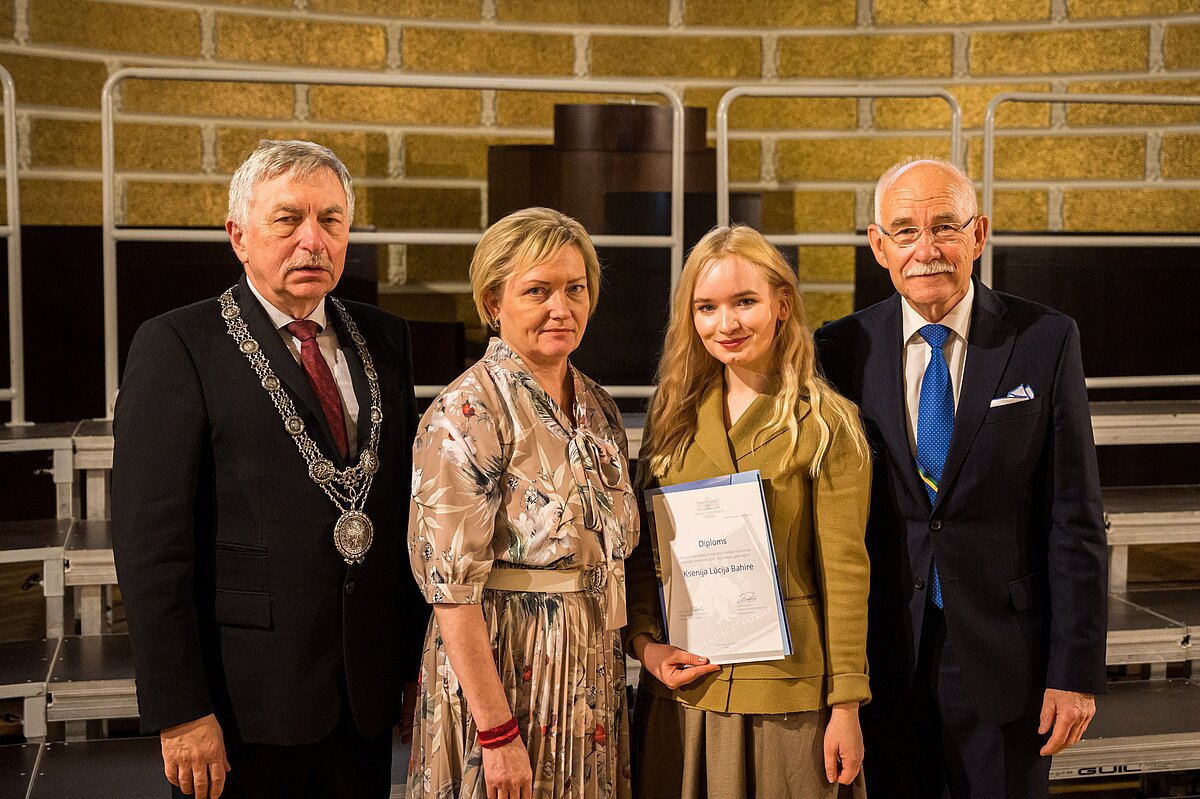 Jāņa Priedkalna medicīnas zinātņu pētniecības fonda stipendija piešķirta farmācijas maģistrantei Ksenijai Lūcijai Bahirei. © Foto: Ritvars Stankevičs.