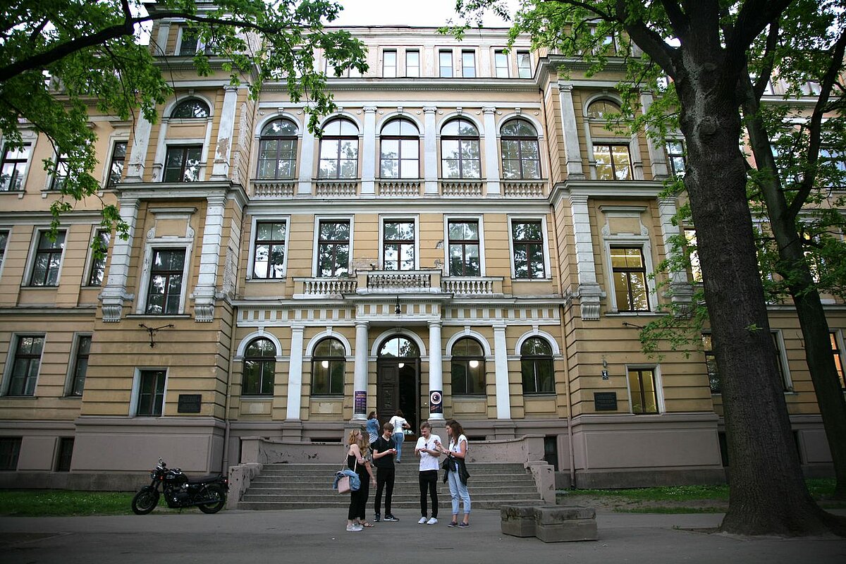 Latvijas Universitātes Muzeja Botānikas un mikoloģijas, Ģeoloģijas un Zooloģijas kolekciju mājoklis Rīgā, Kronvalda bulvārī 4 Latvijas Universitātes Muzeja Botānikas un mikoloģijas, Ģeoloģijas un Zooloģijas kolekciju mājoklis Rīgā, Kronvalda bulvārī 4
