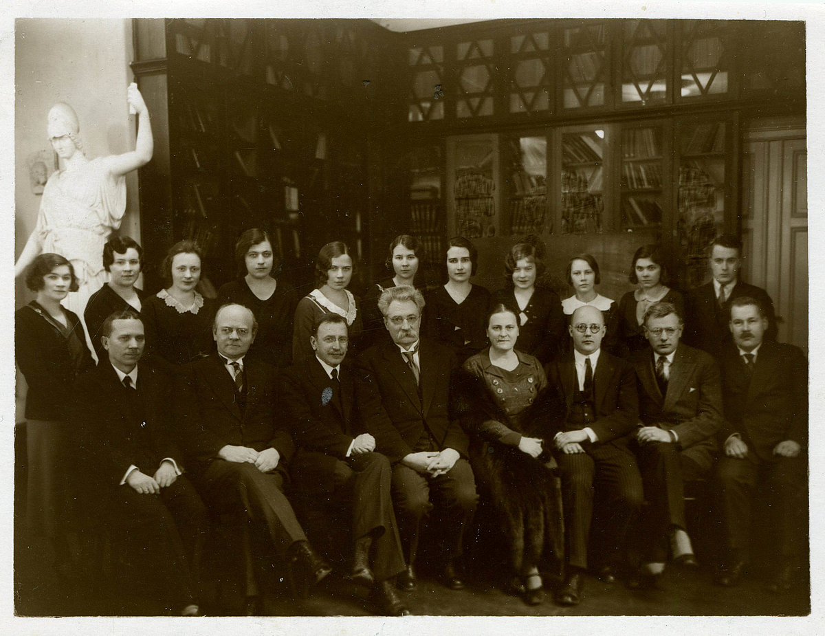 1933.g izlaidums filologu grupas foto 1933.g izlaidums filologu grupas foto