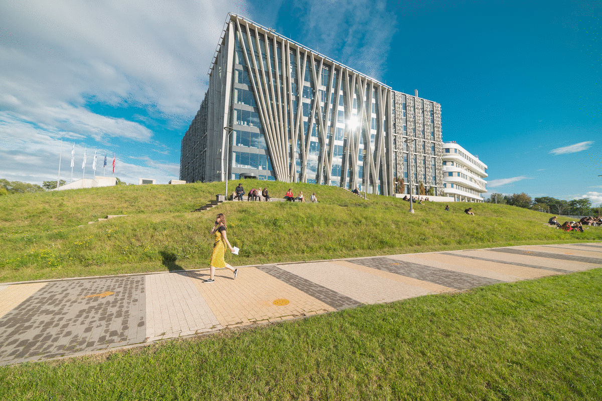 LU Akadēmiskā centra Dabas māja. © Toms Grīnbergs, Latvijas Universitāte.