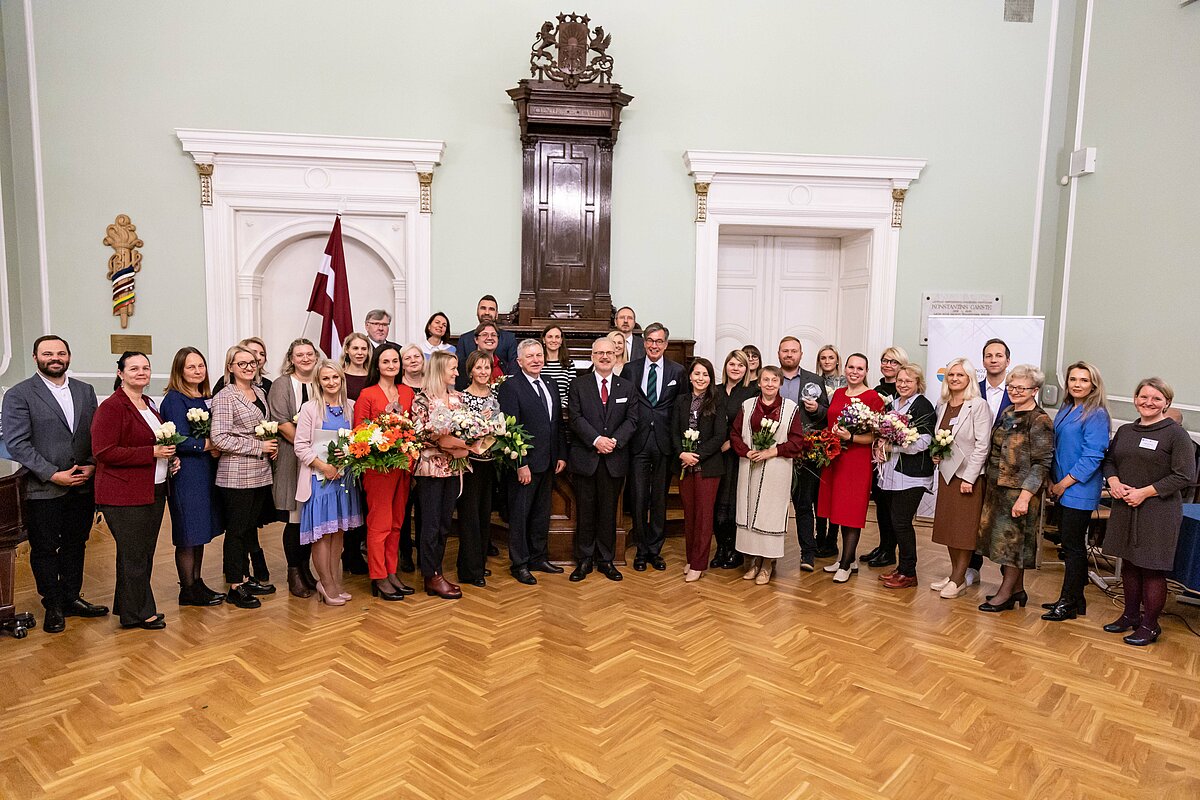 Ekselences balvas dalībnieki kopā ar mecenātiem. Foto: Aija Melbārde.