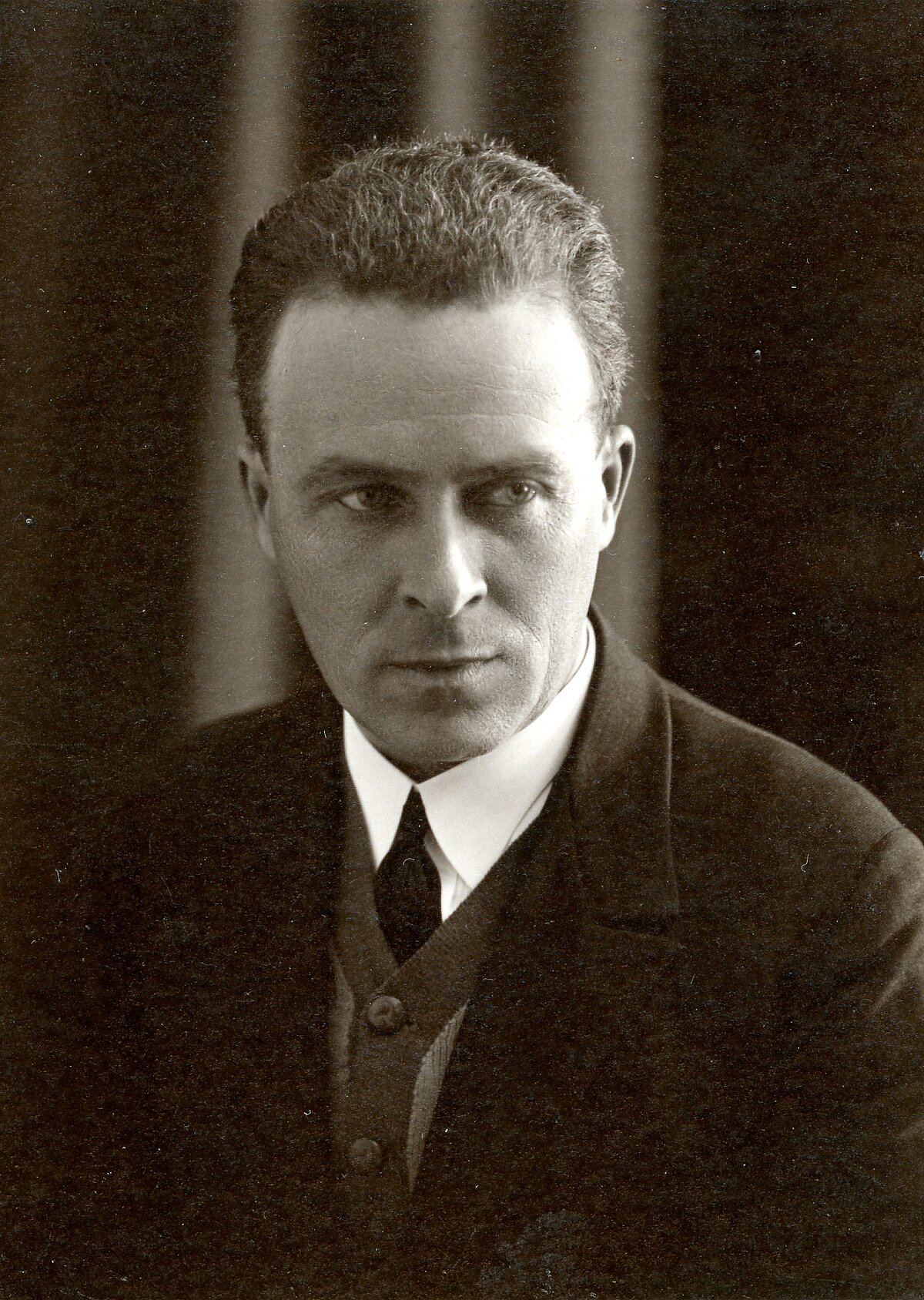 LU Arhitektūras fakultātes profesors, LU Lielās aulas projekta autors Ernests Štālbergs. Foto: no LU Muzeja krājuma