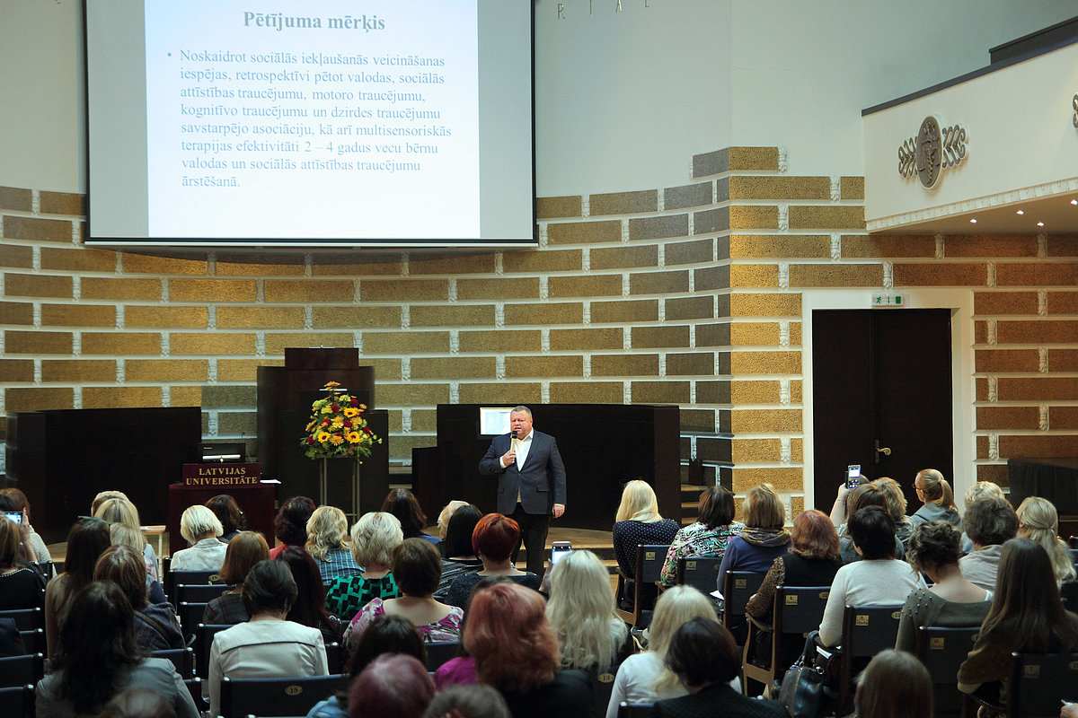 LU Medicīnas fakultātes dekāns, prof. Valdis Folkmanis