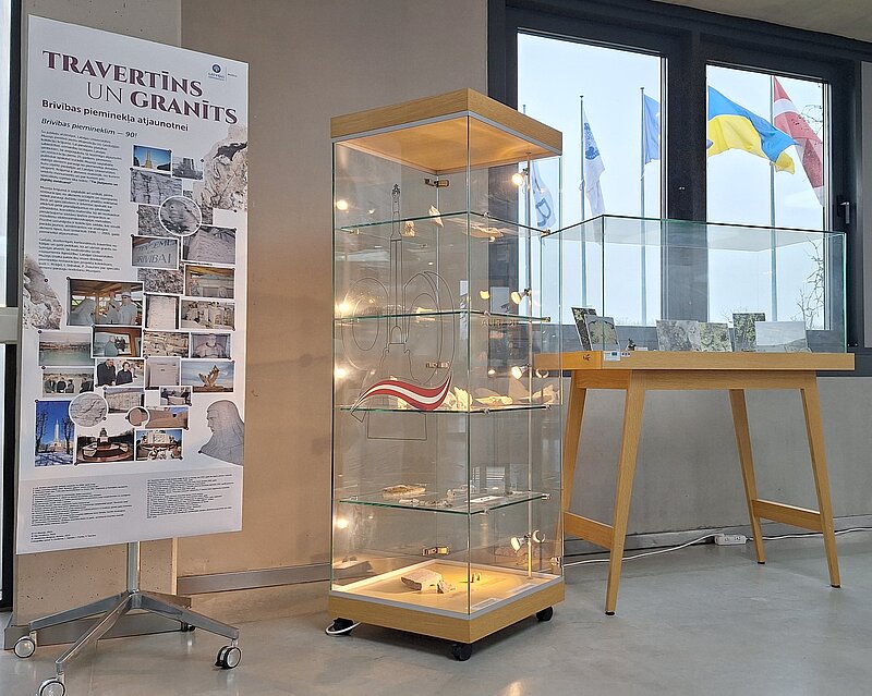 Dabas mājā apskatāma izstāde "Travertīns un granīts Brīvības pieminekļa atjaunotnei"