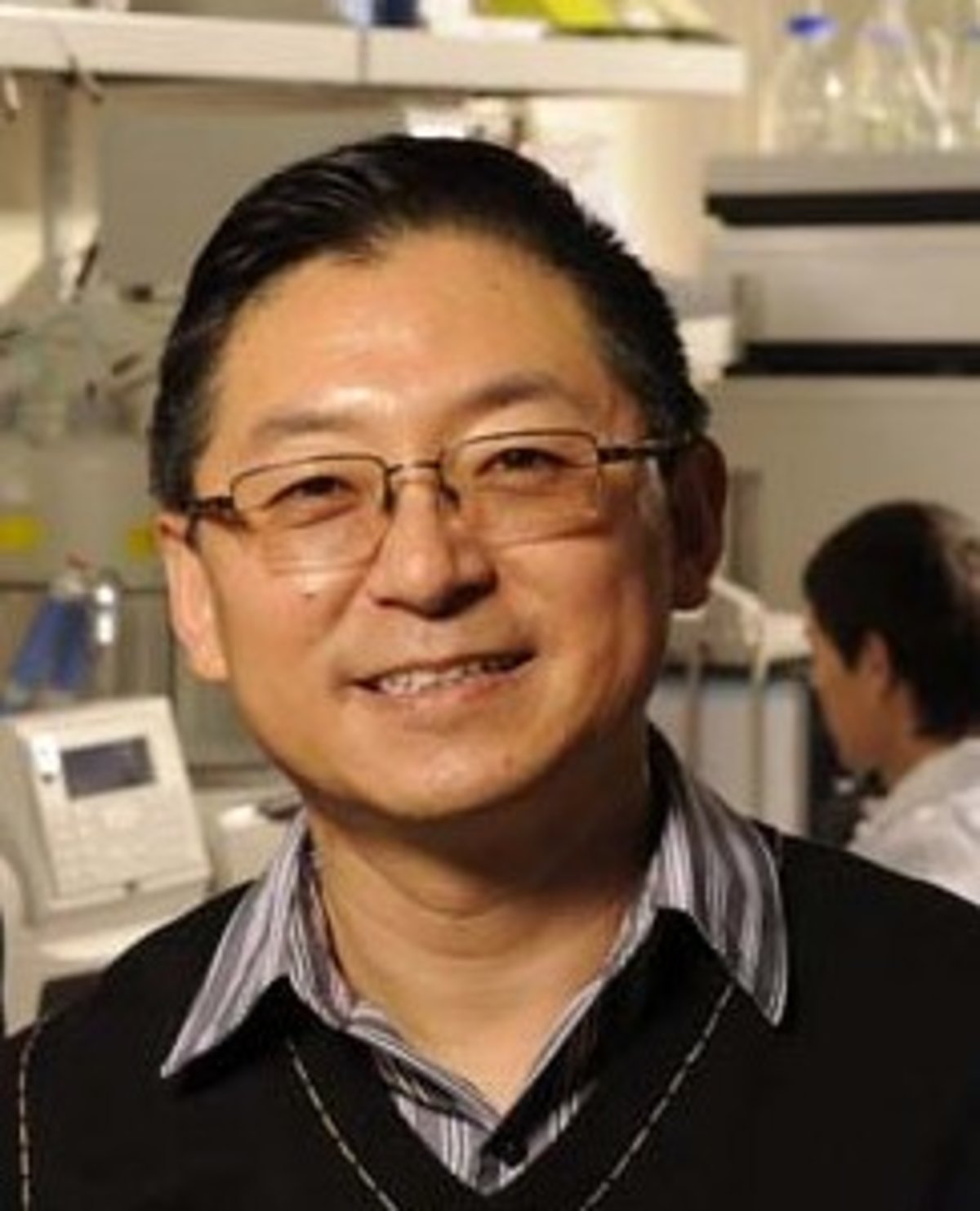 Asoc. prof. Dr. Bins Jangs (Bin Yang)