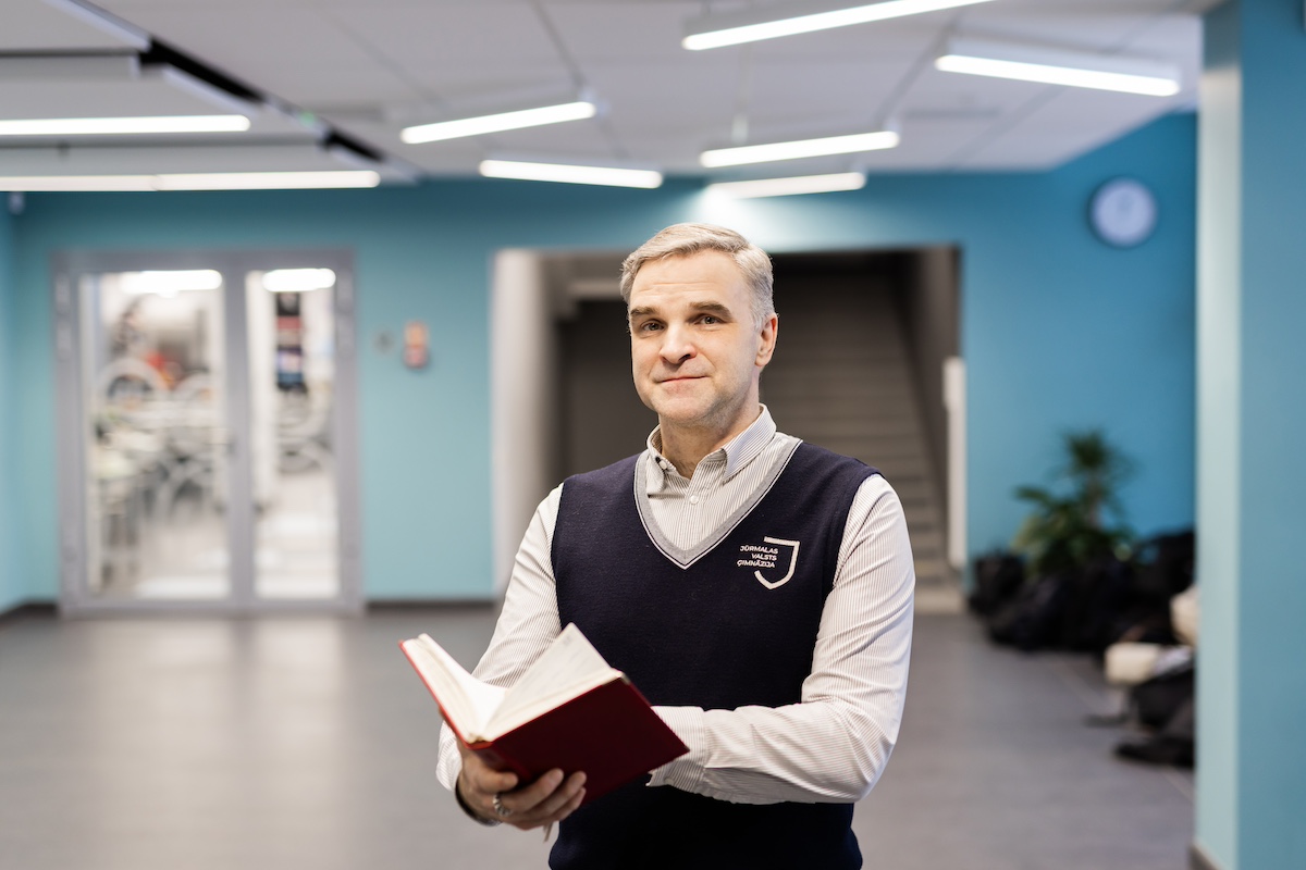 Skolotājs Jānis no Jūrmalas Valsts ģimnāzijas. Publicitātes foto.